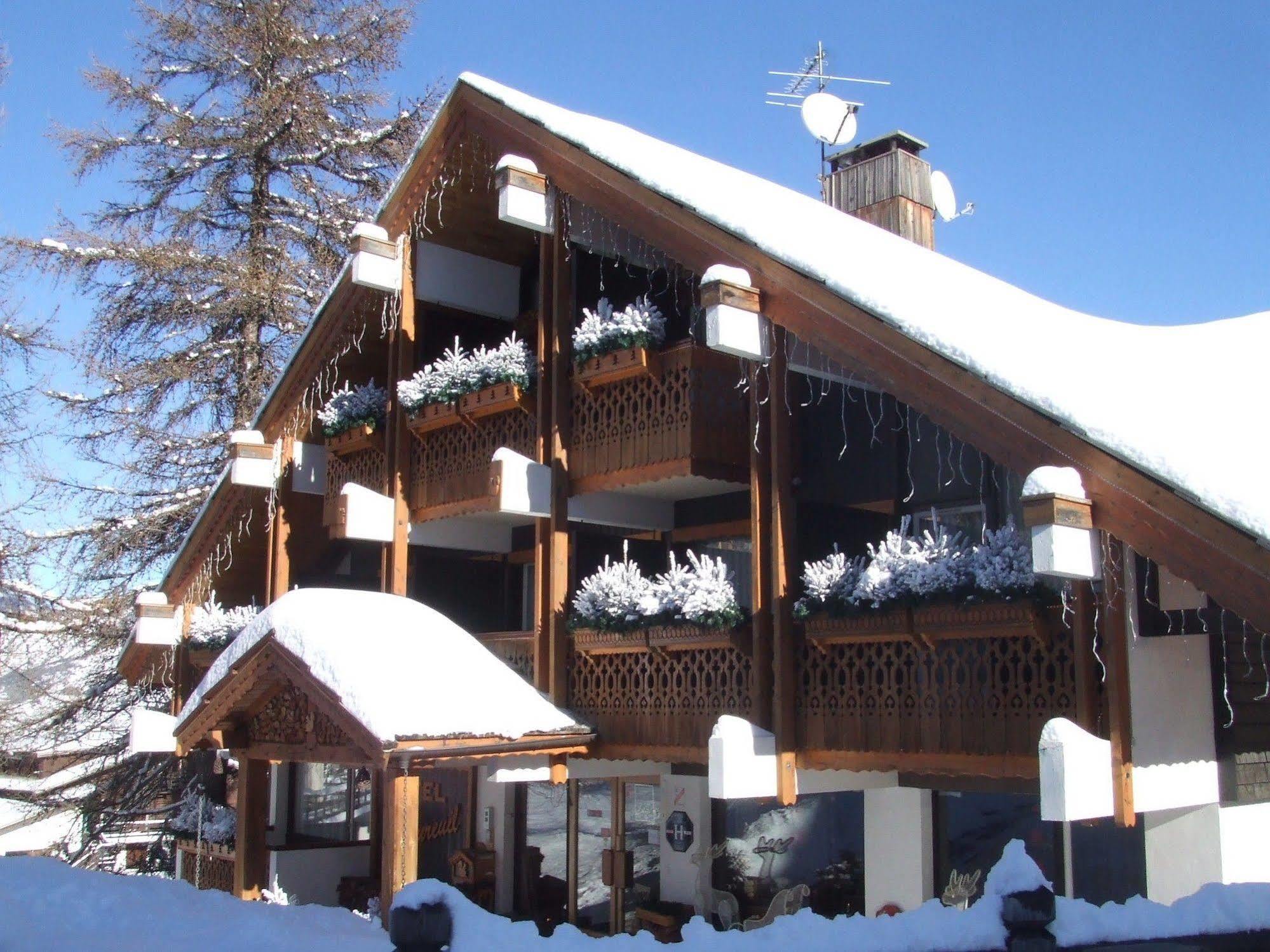 Hotel Ecureuil Vars  Exterior foto